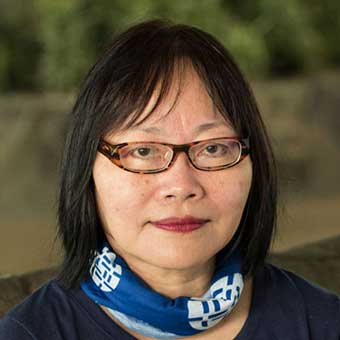 Portrait photo of Olivia Loy