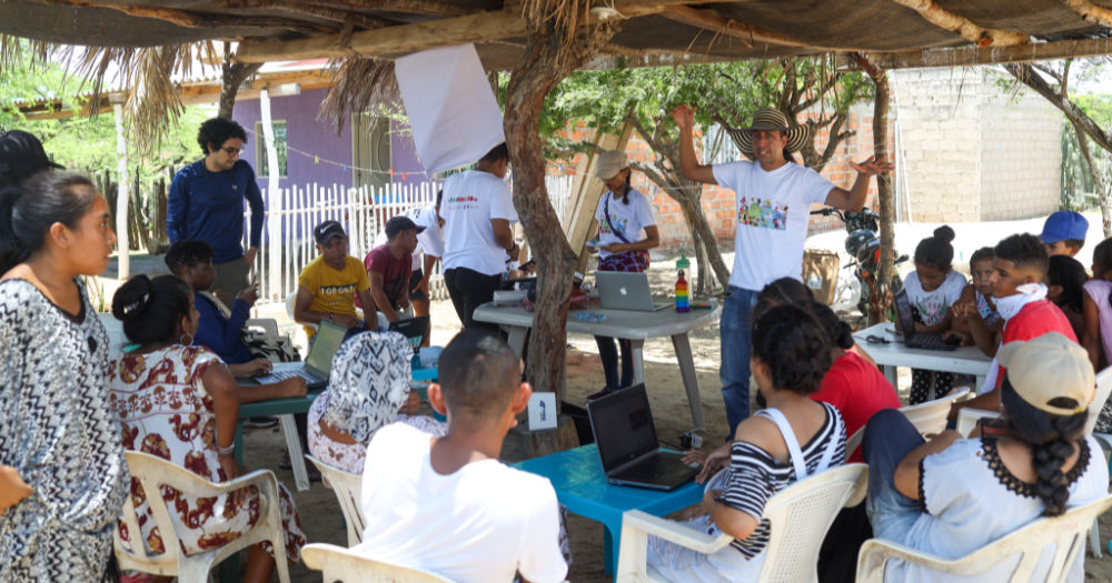 An open air classroom at the SOLE project in Colombia