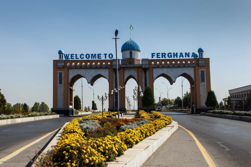 Welcome to Ferghana. Arch at the entrance to Ferghana. Entrance to Ferghana.